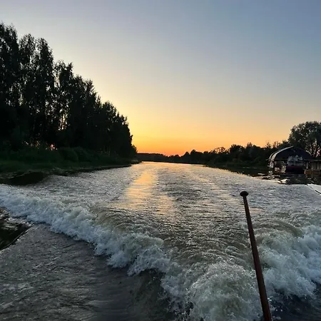 Luxury Boatstay In * Tartu