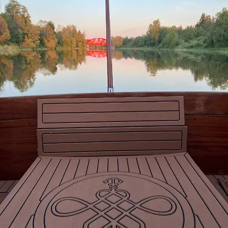 Luxury Boatstay In Lejlighed Tartu